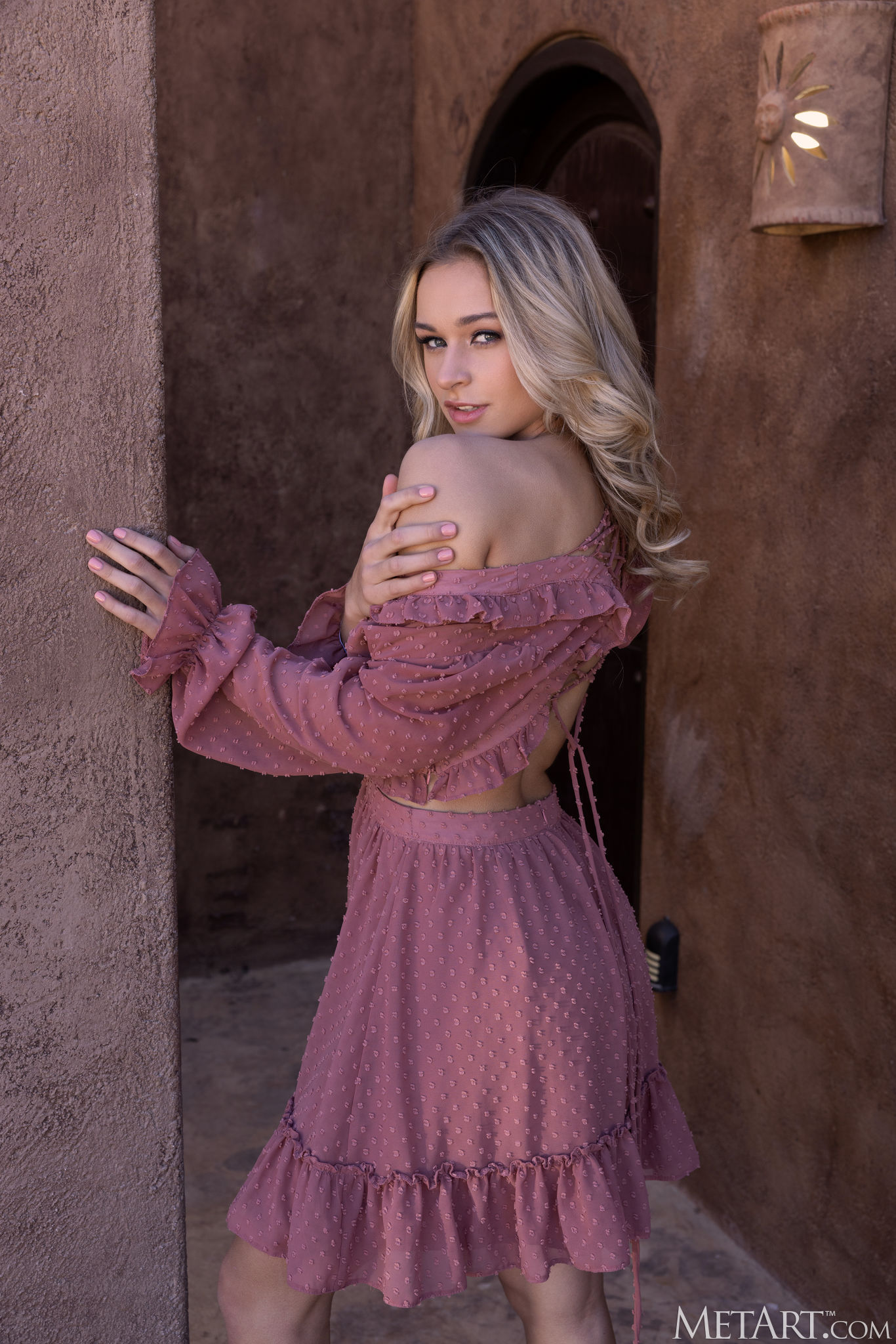 Tavia Seductive Curves And Confident Expressions Shine In This Stunning Set - Photo 02