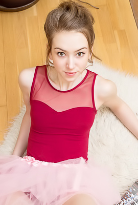 >Galina Explosively Sexy Chick