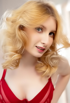 >Minnie Lighter Wriggles Out Of Her Panties For An Intimate View Of Her Lush-lipped Pussy