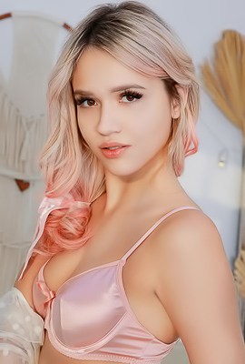 >Novella Night Giving Her Perfect-handful Breasts A Squeeze