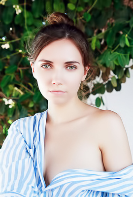 Danniela Parts Her Silky Thighs For A Tempting View Of Her Hairy Pussy