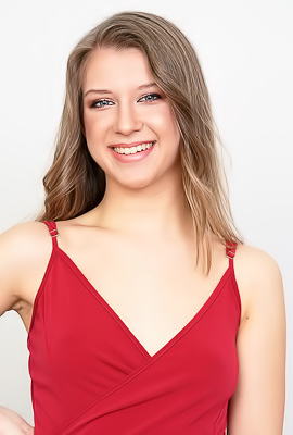 Laura Leigh And Meaty Bald Pussy That Is Juicy And Ready To Rock And Roll