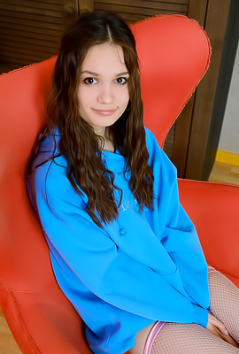 >Anastasia Bella Captivating Cutie Spreads Her Long Legs Wide To Reveal Her White Cotton Panties