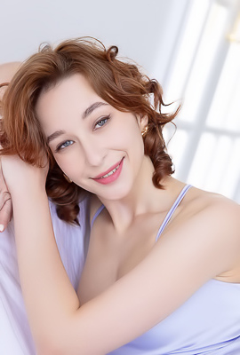 Curly Rea Ready Masturbating