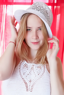 Delizi In Thigh-high Socks And Matching Sunhat