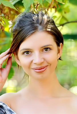 Simona Enjoying To Show Her Naked Body