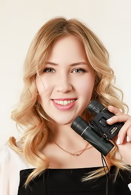 >Melania Curvaceous Beauty Is Soon Neglecting Her Duties