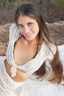 >Esfinge Exposing Her Lovely Breasts To The Warm Summer Breeze