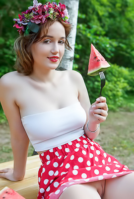 Rokki Her Mouthwatering Curves Sure To Whet Your Appetite