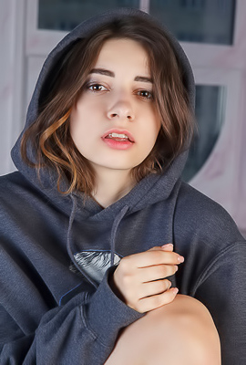 >Elle Mira Naughty Babe