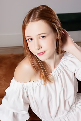 >Lila Rose Naked And Parting Her Porcelain-pale Thighs Flirtatiously