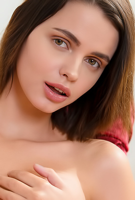 >Lilliannes stockings whisper secrets as fingers find rhythm on the sofa