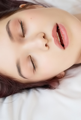 >Wikki Kees Seductive Lingerie Show in Bedroom