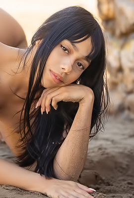 >Sofia Millers Bared Her Silk-Wrapped Secrets