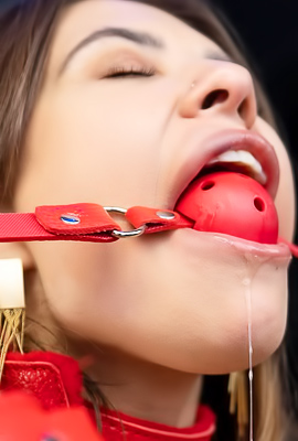 >Chica Minori Plays Tease Through Garter Gamer Timeout