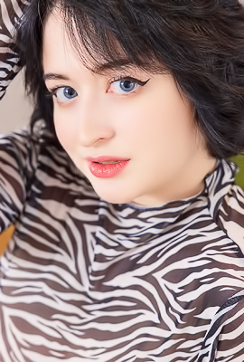 >Sugar Ann yields to velvet whispers, bowing to demands on her desk of passion